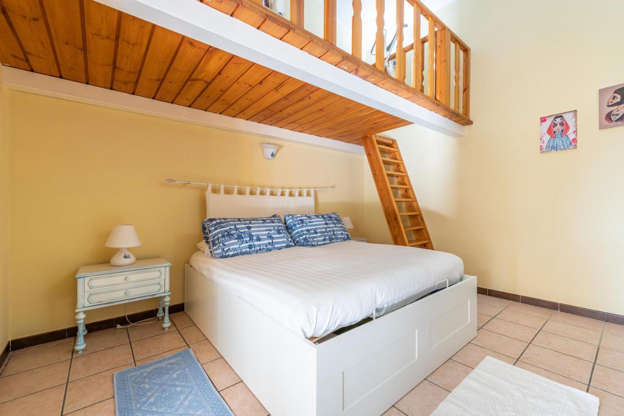 Villa Sureu Solanas  Kültér fotó